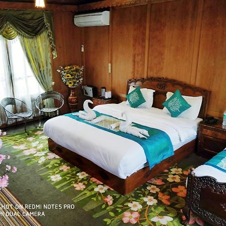 The Mughal Sheraton Houseboat Hotel Durgjan Luaran gambar